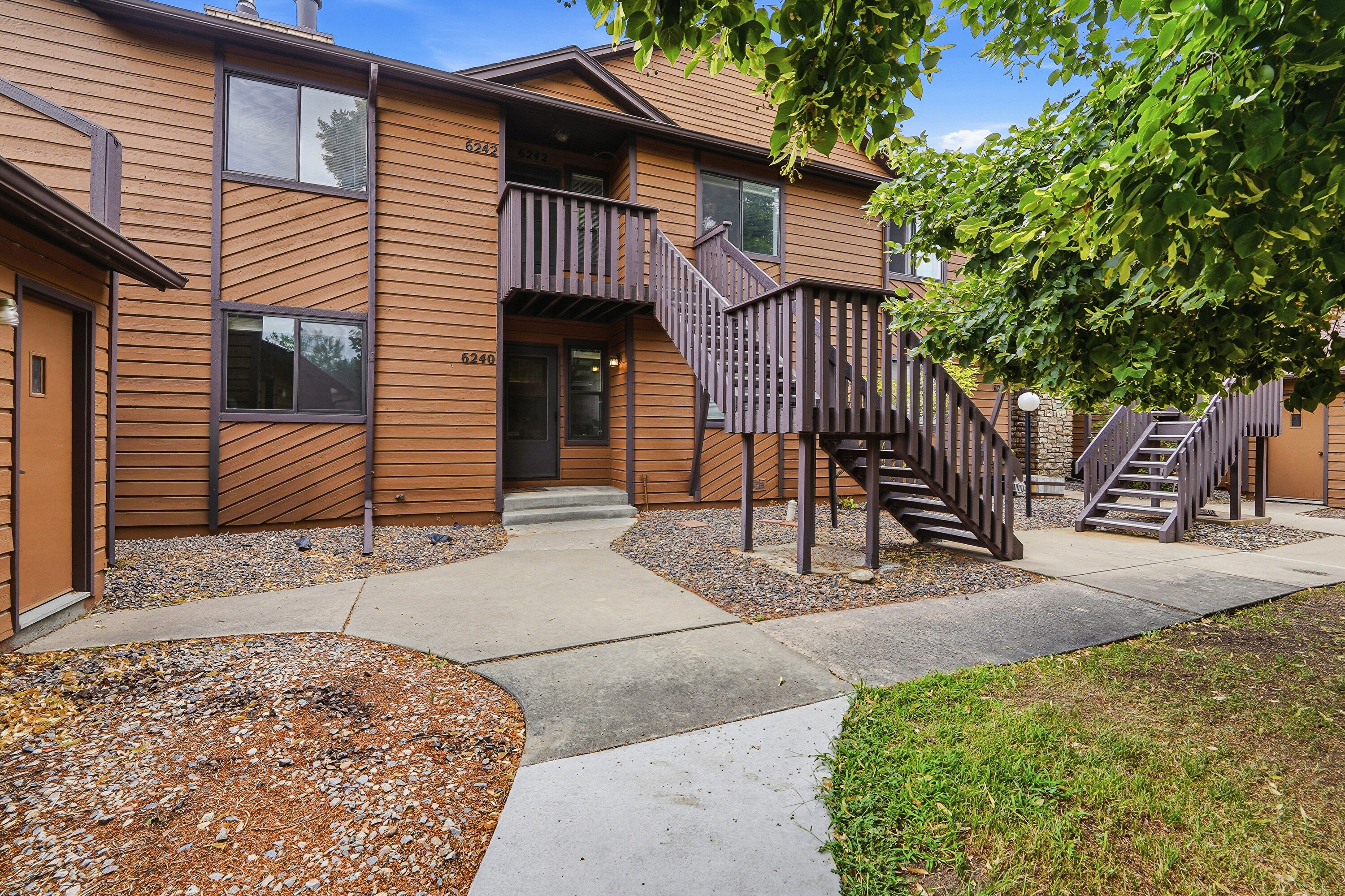 6242 Willow Ln